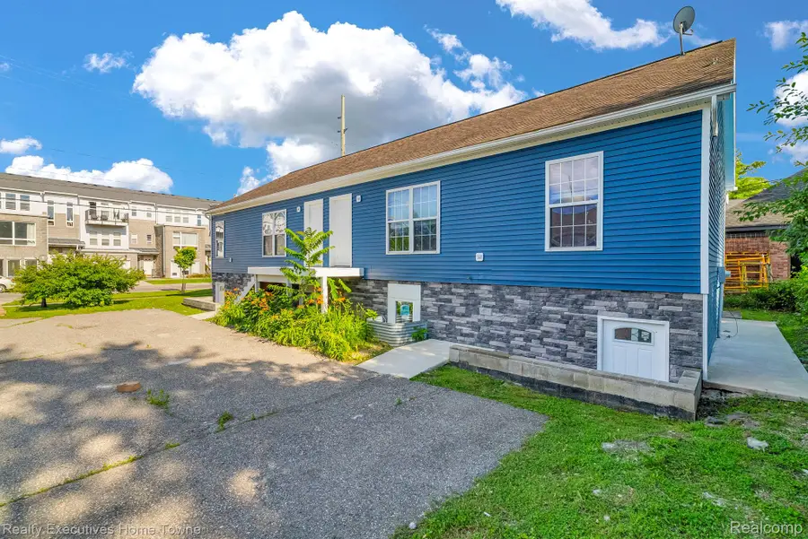 415 Hilton Road, Ferndale, MI 48220 - #3