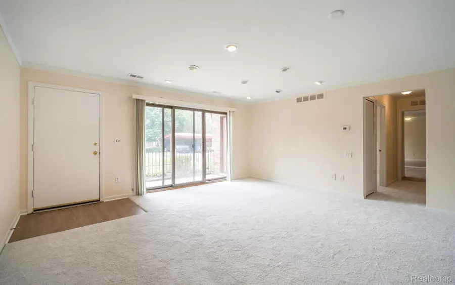 23788 Village House Drive N #5A, Southfield, MI 48033 - #3