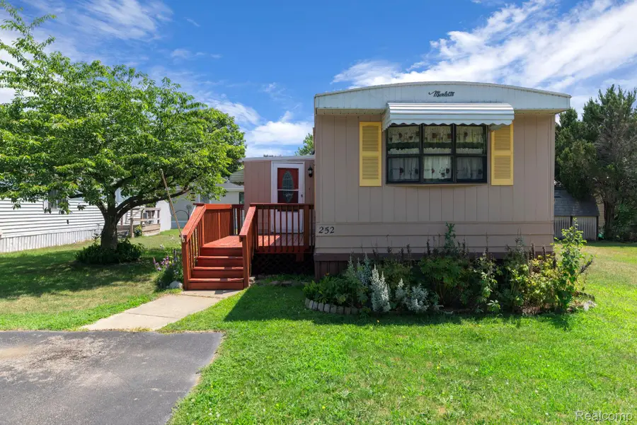 351 North Squirrel Road #252, Auburn Hills, MI 48326 - #2