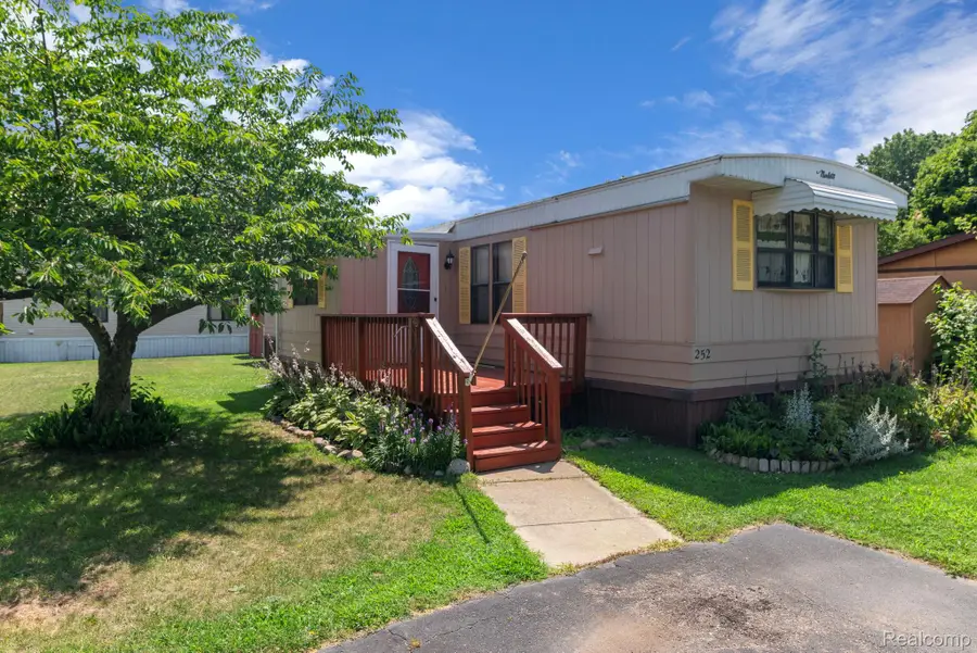 351 North Squirrel Road #252, Auburn Hills, MI 48326 - #3