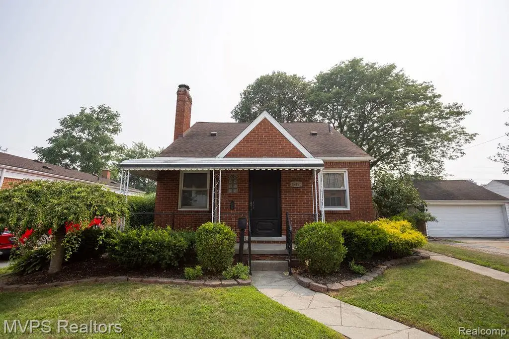 15490 Couzens Avenue, Eastpointe, MI 48021 - #1