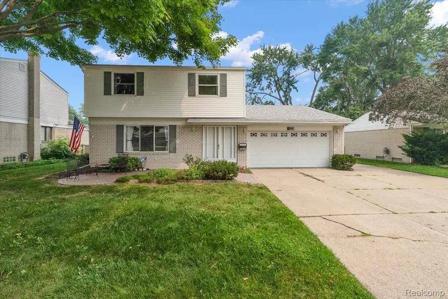 11225 Alwardt Drive, Sterling Heights, MI 48313 - #2