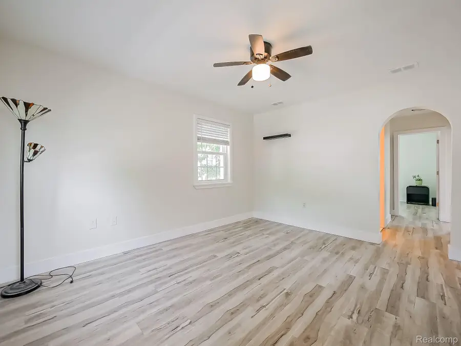 3855 18th Street, Wyandotte, MI 48192 - #2