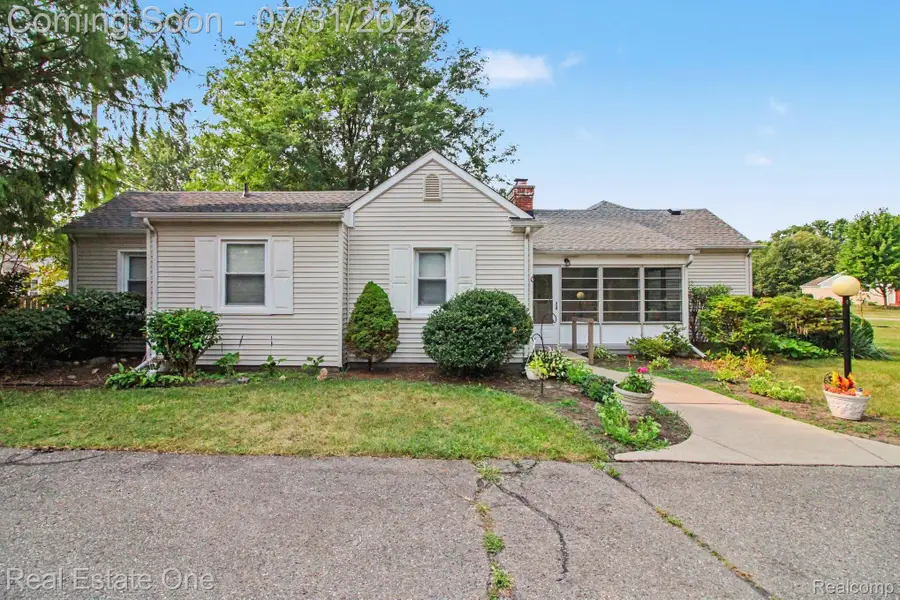 9116 Hix Road, Livonia, MI 48150 - #2