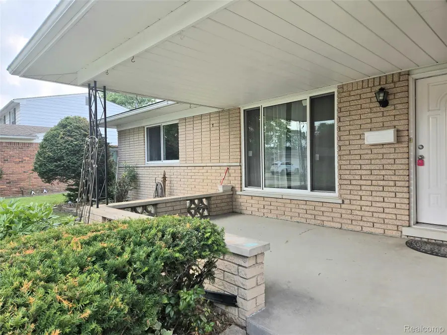3639 Pall Drive, Warren, MI 48092 - #3