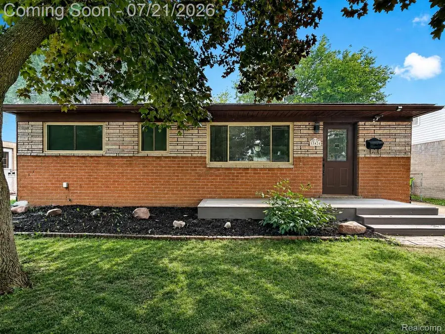 33424 Cheryl Street S, Clinton Township, MI 48035 - #2