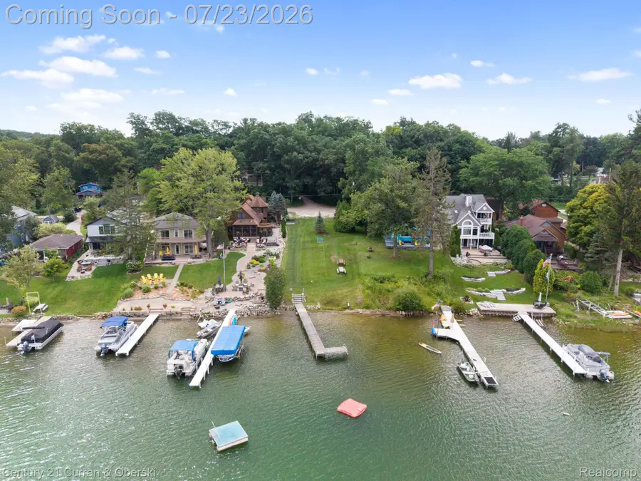 10492 Lake Shore Drive, Fenton, MI 48430 - #2
