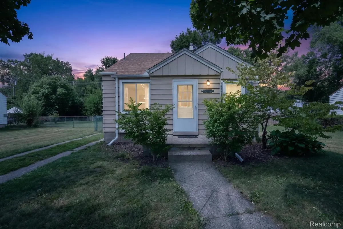 15579 Wakenden, Redford, MI 48239 - #1
