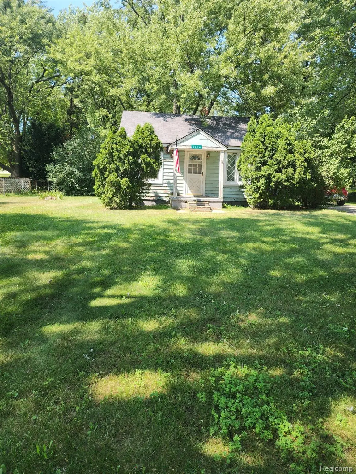 5736 Graves Street, Waterford, MI 48327 - #1