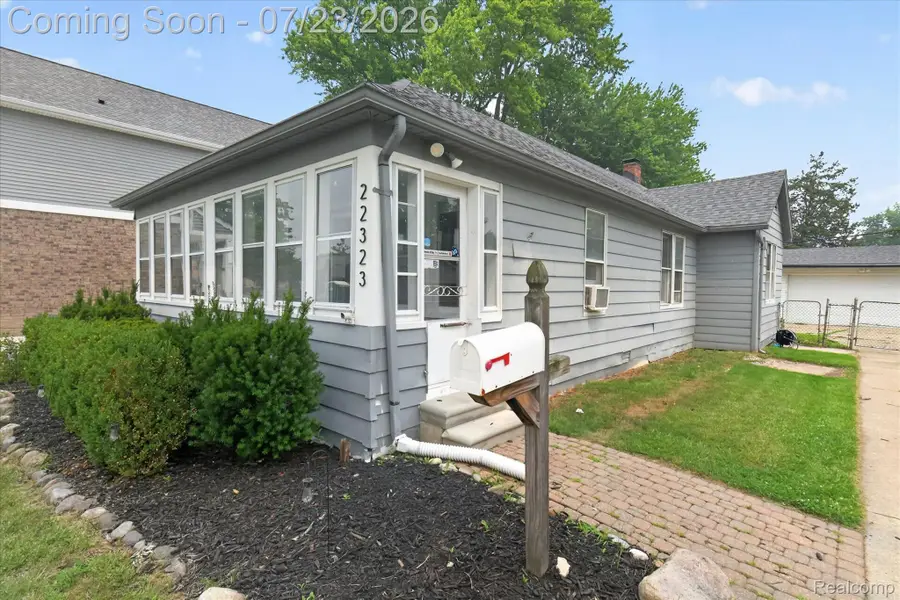 22323 Ridgeway Street, Saint Clair Shores, MI 48080 - #3
