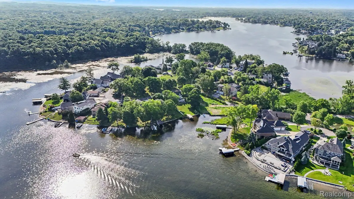 4190 Meyers Road, Waterford, MI 48329 - #1