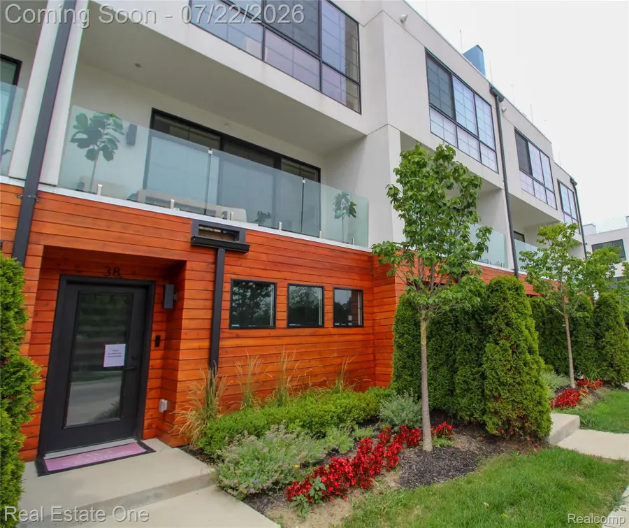 533 E Harrison Avenue #38, Royal Oak, MI 48067 - #3