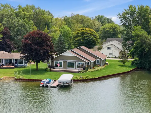 2939 Tamarack Lake Drive, Pinckney, MI 48169