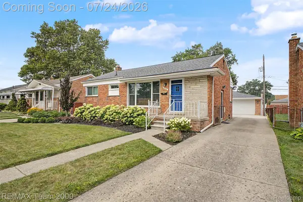 447 Gilman Street, GardenCity, MI 48135