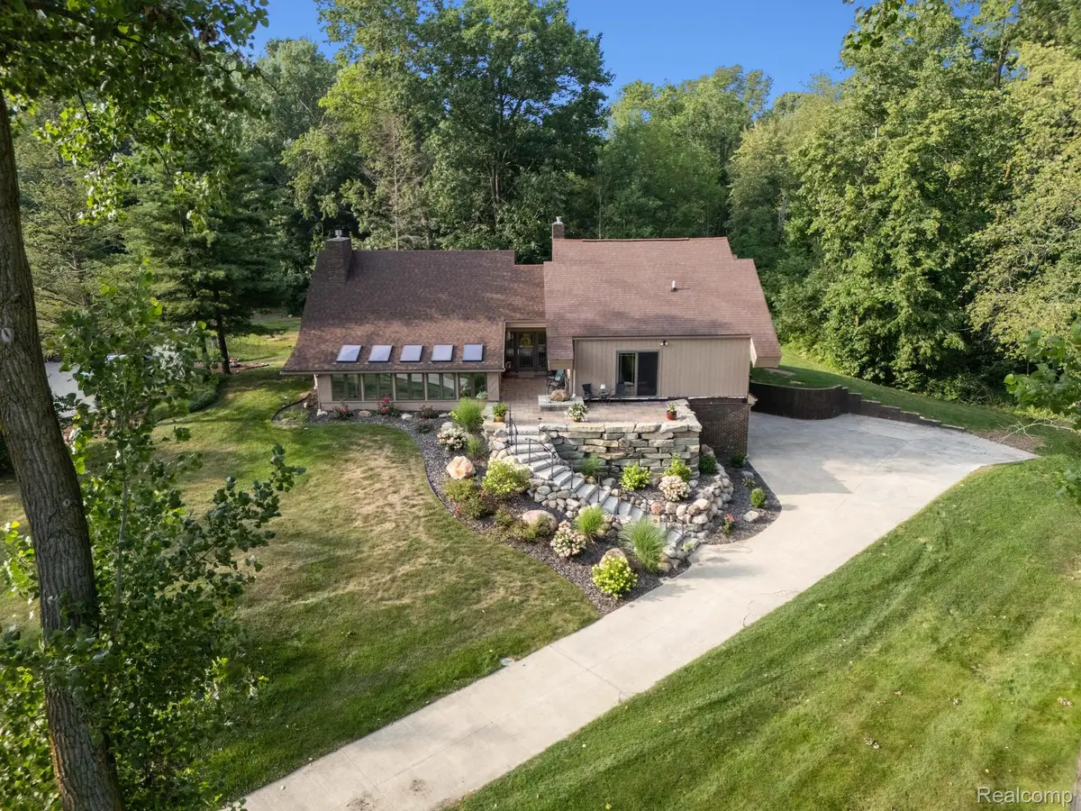 7337 Driftwood Drive, Fenton, MI 48430 - #1