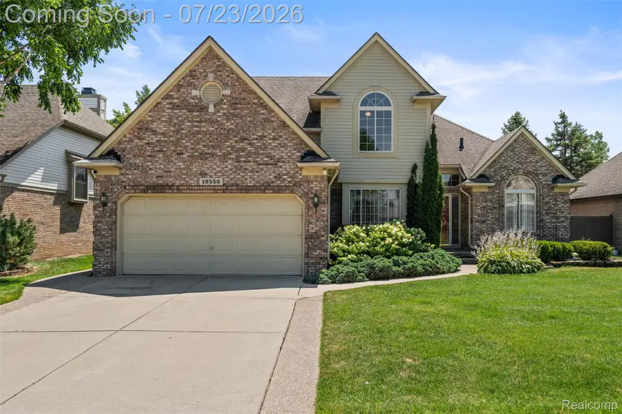 19550 Shorecrest Drive, Clinton Township, MI 48038 - #2
