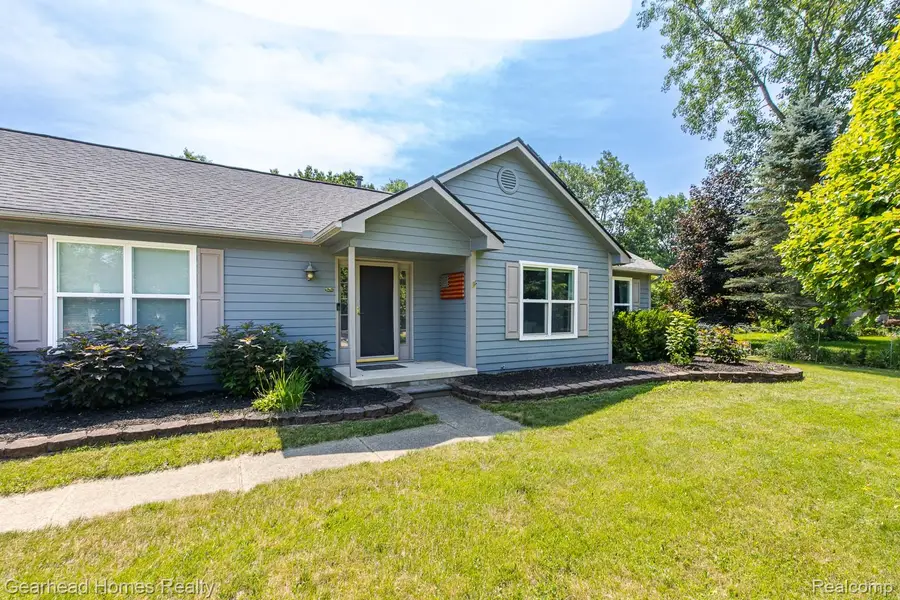 4710 Desert Bridge Court, Highland, MI 48356 - #2