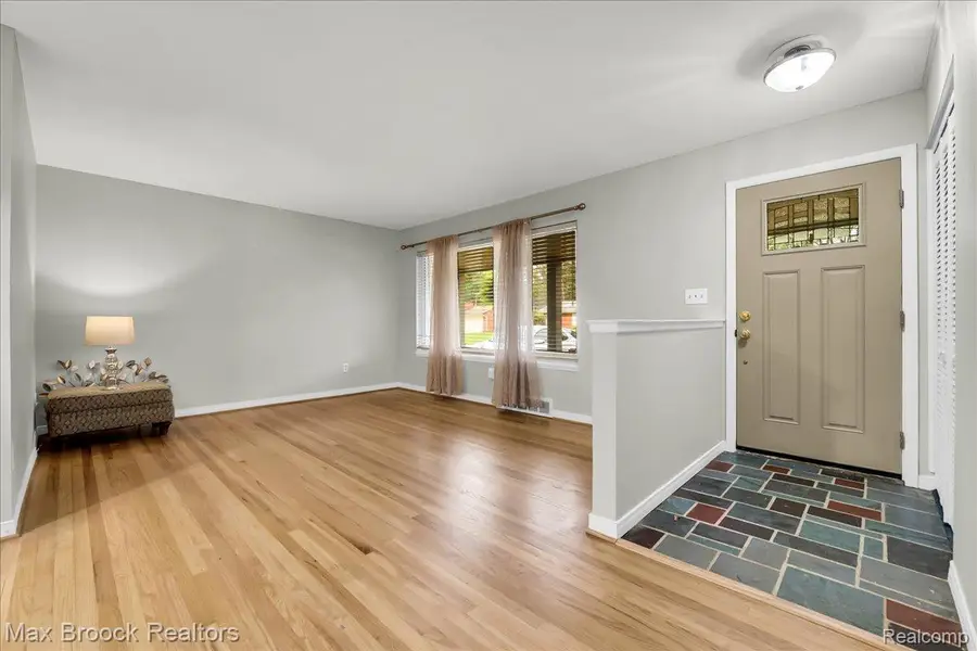 1800 Hollingsworth Drive, Commerce, MI 48390 - #2