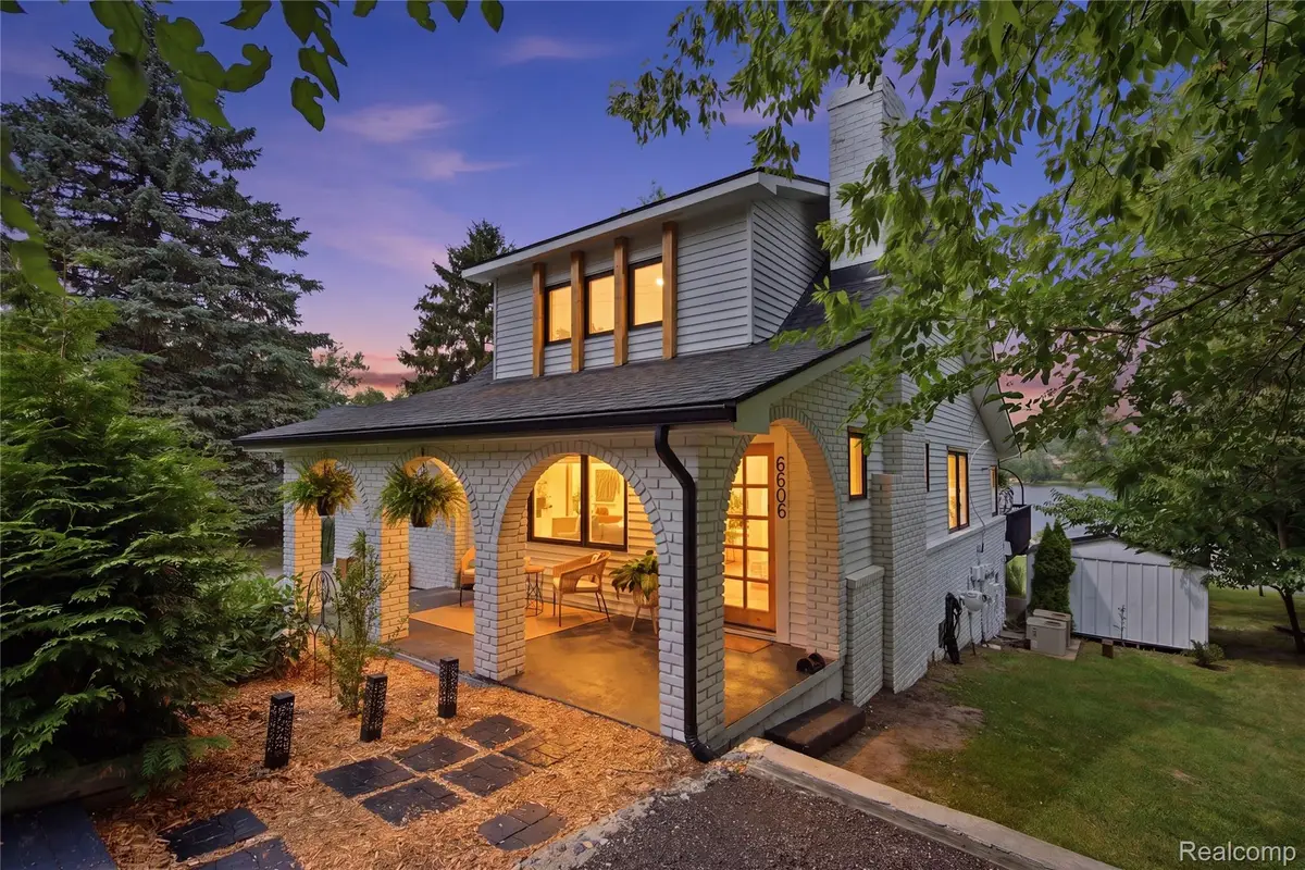 6606 Leytonstone Boulevard, West Bloomfield, MI 48322 - #1