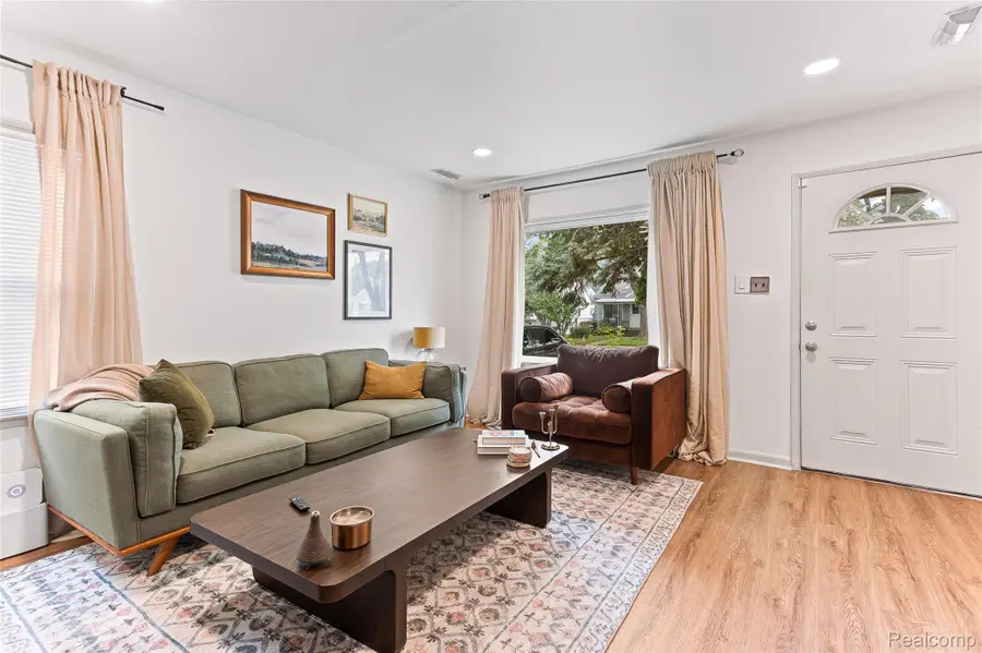2328 Guthrie Avenue, Royal Oak, MI 48067 - #2