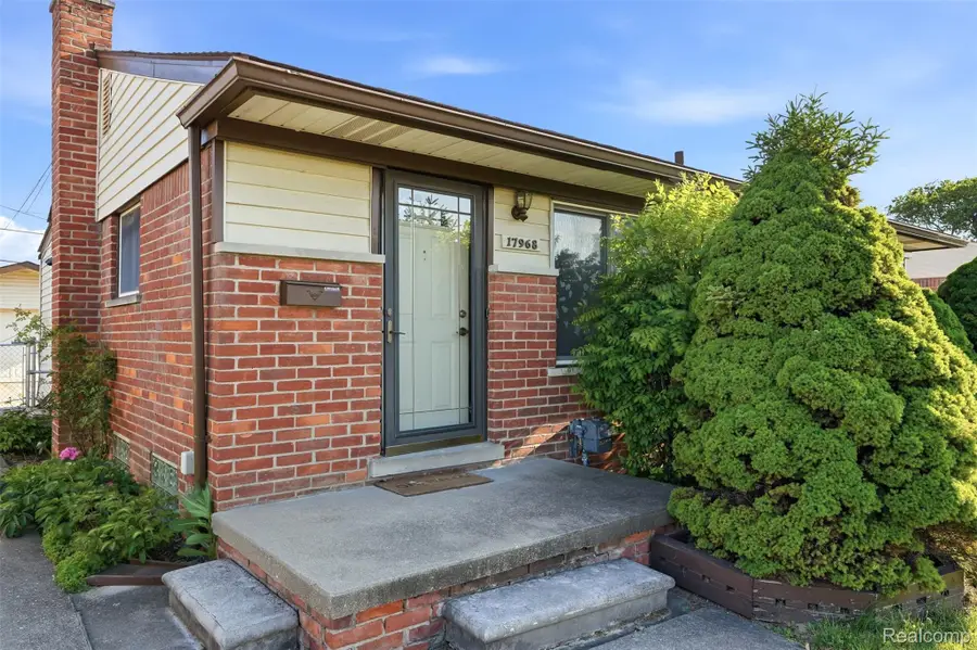 17968 Summer Lane S, Fraser, MI 48026 - #3