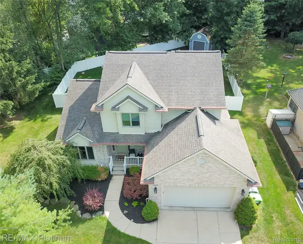 5940 Parent Drive, Brighton, MI 48116