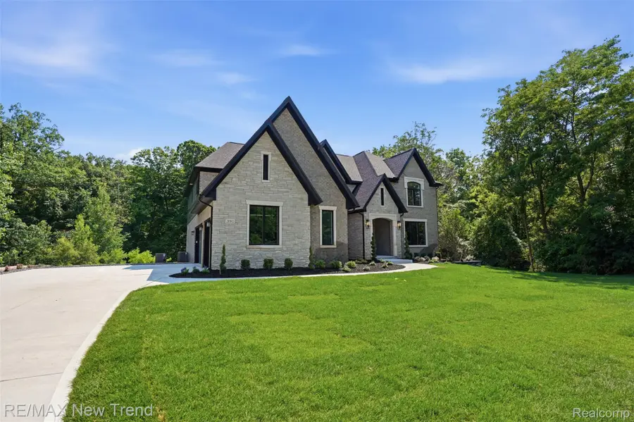 28943 Wintergreen, Farmington Hills, MI 48331 - #3