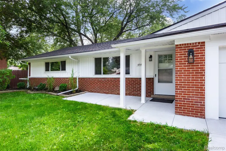 45471 Abington Circle, Macomb, MI 48042 - #3