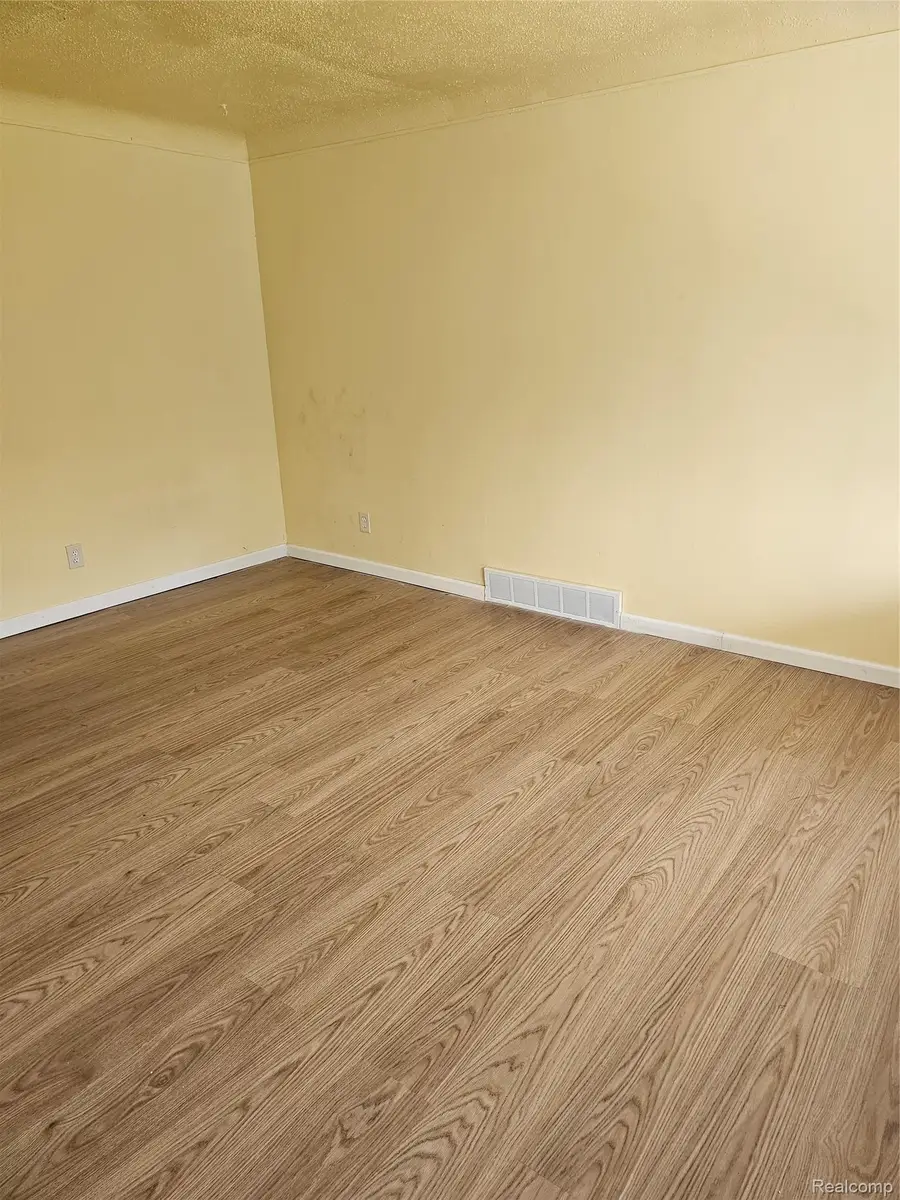 6027 Charles Street, Hamtramck, MI 48212 - #3