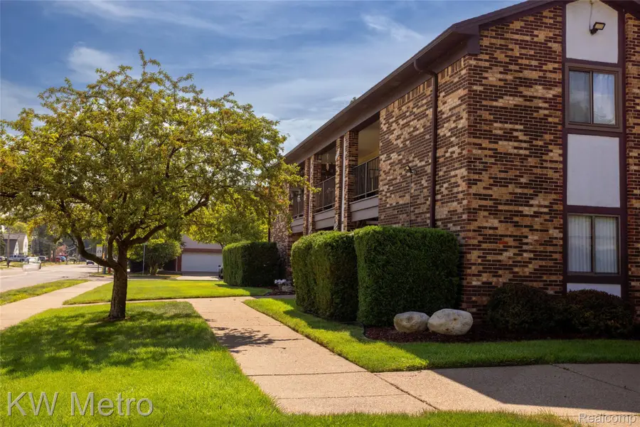 29948 Utica Road, Roseville, MI 48066 - #2
