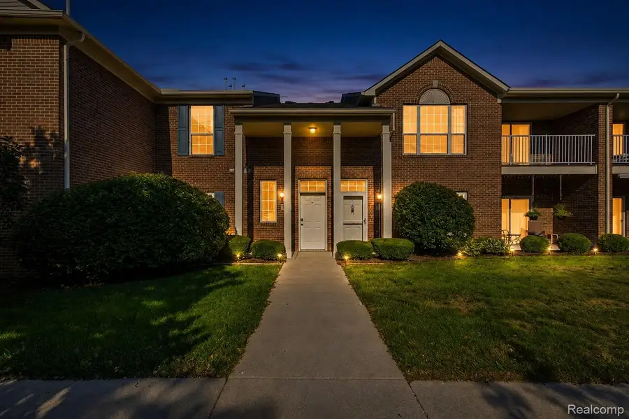 509 Mulberry Street, Wyandotte, MI 48192 - #2