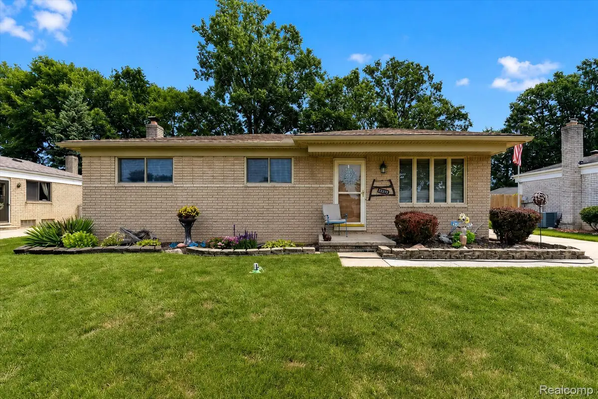 27241 Evelyn Avenue, Trenton, MI 48183 - #1