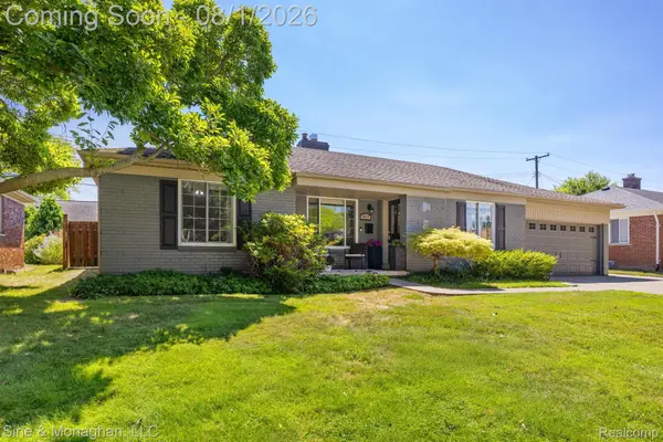 1477 Dorthen Street, GrossePointeWoods, MI 48236