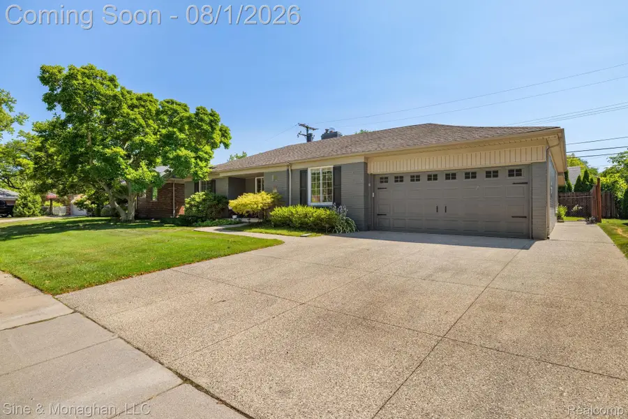 1477 Dorthen Street, Grosse Pointe Woods, MI 48236 - #3
