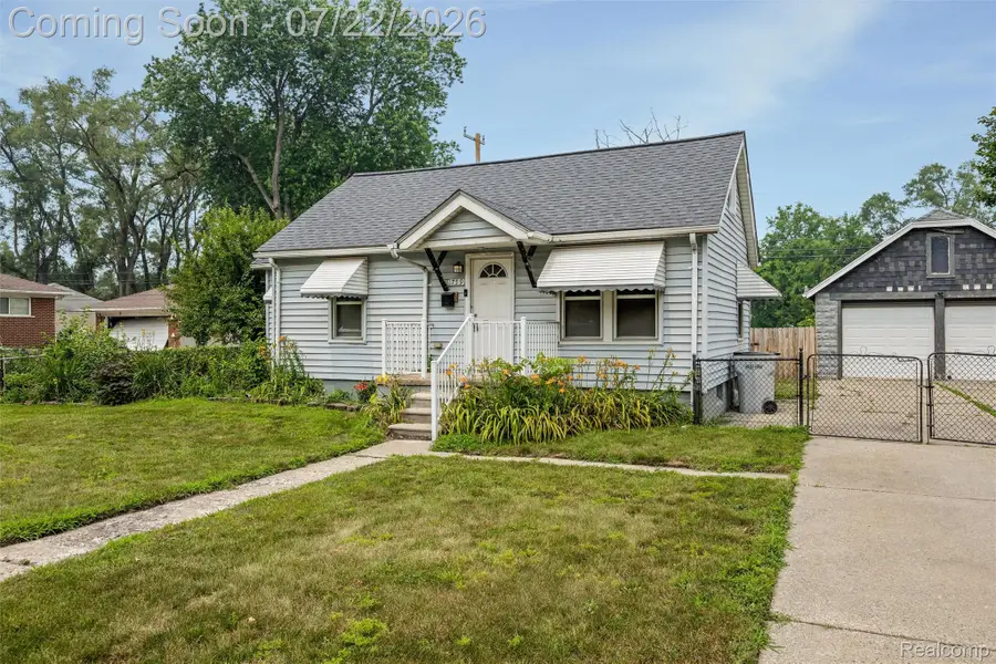1759 E Elza Avenue, Hazel Park, MI 48030 - #2