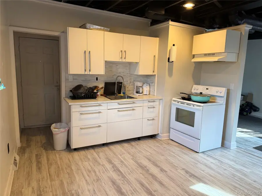 2620 Zinow Street, Hamtramck, MI 48212 - #2