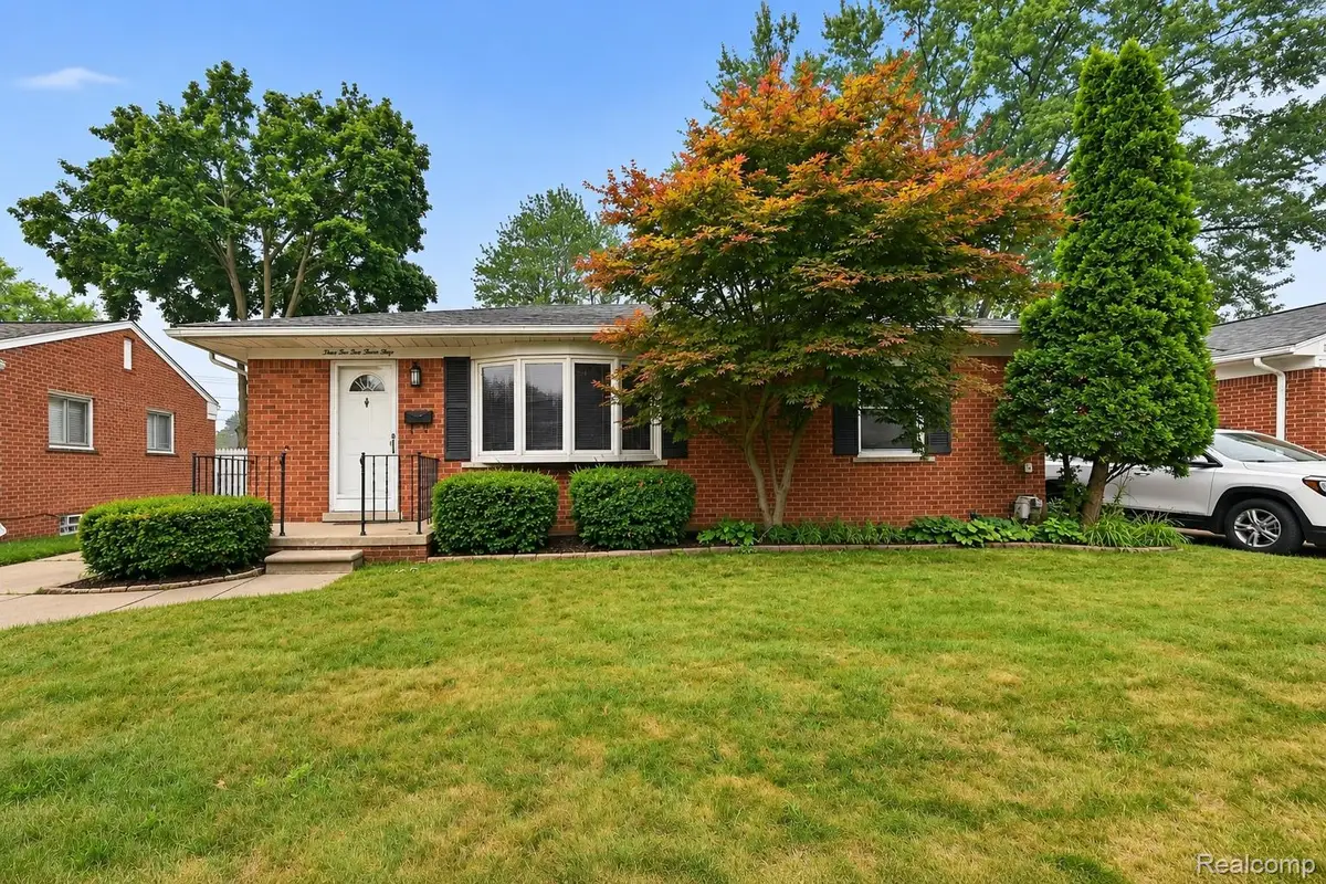32539 Washington Street, Livonia, MI 48150 - #1
