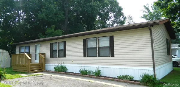 555 Turquoise Drive, WhitmoreLake, MI 48189