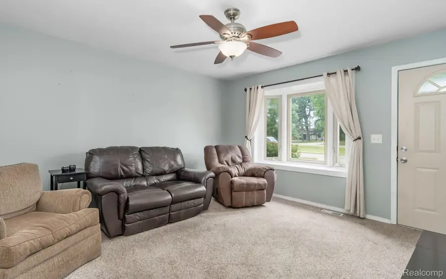 21966 Flanders Street, Farmington, MI 48335 - #3