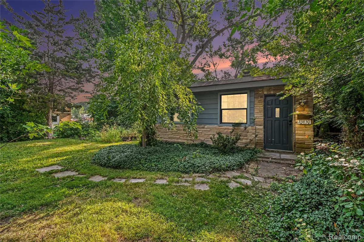 23830 Scotia Road, Oak Park, MI 48237 - #1