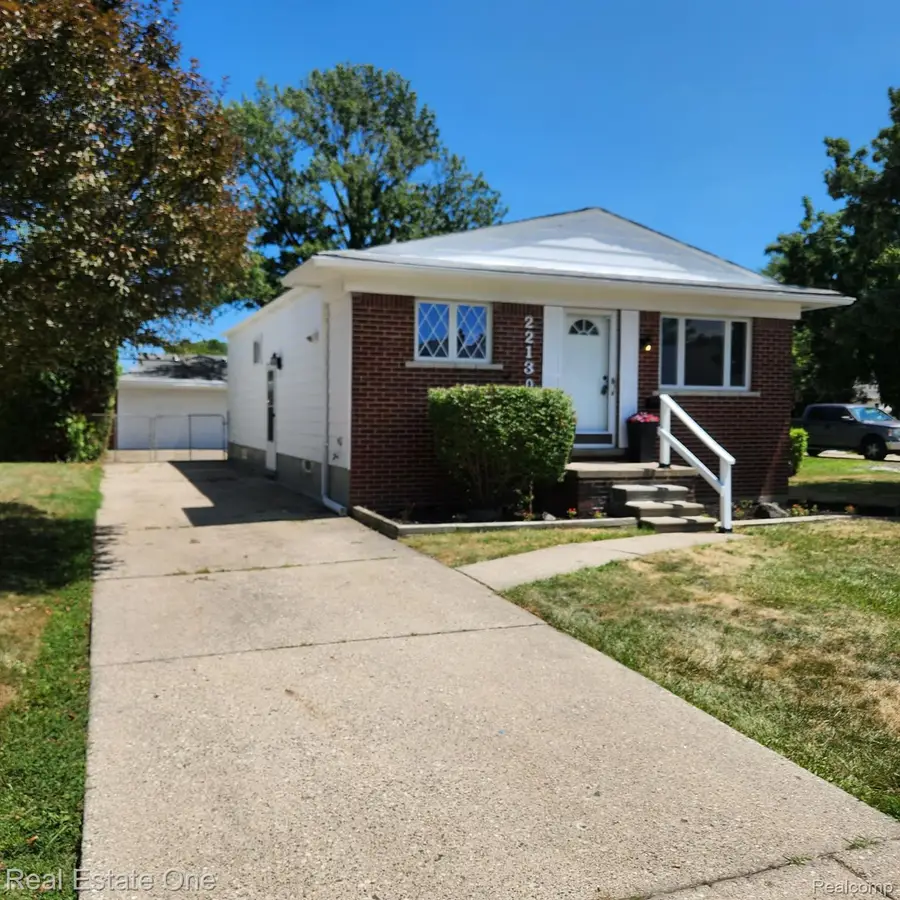 22130 Brittany Avenue, Eastpointe, MI 48021 - #2