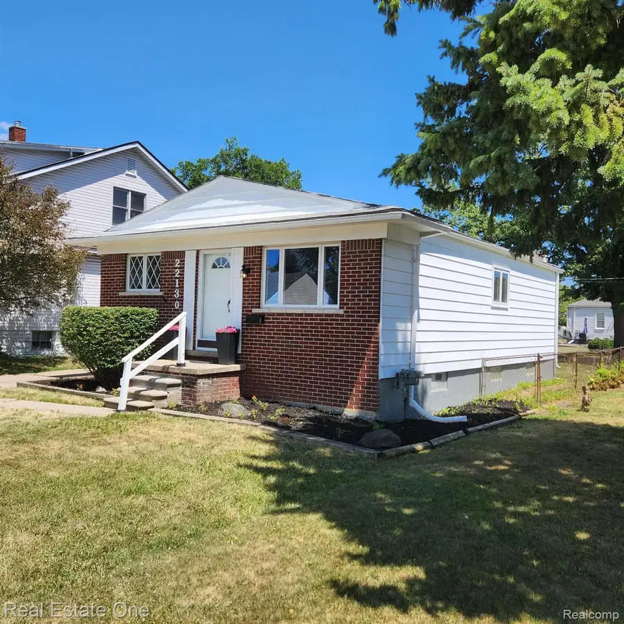 22130 Brittany Avenue, Eastpointe, MI 48021 - #3