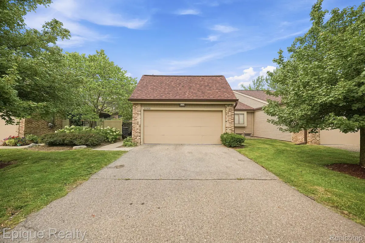 27328 Apple Blossom Lane, Southfield, MI 48034 - #1