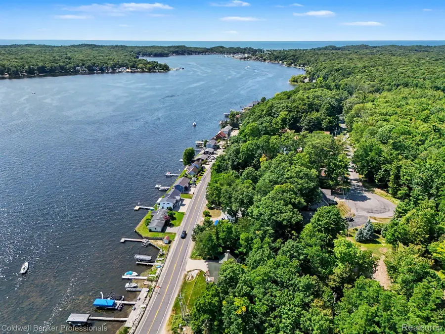 5253 W Lakeview Drive, Pentwater, MI 49449 - #3
