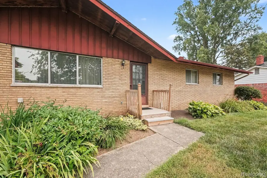 9495 Cooks Court, White Lake, MI 48386 - #2