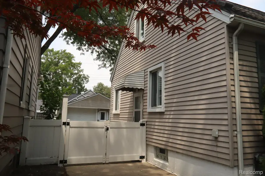 1821 Ardmore Drive, Ferndale, MI 48220 - #2
