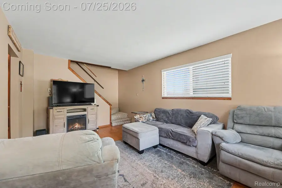 815 N Conklin Road, Orion, MI 48362 - #2