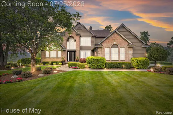 2082 Sandlewood Drive, WhiteLake, MI 48383