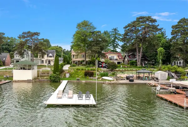 3642 Orchard Lake Road, WestBloomfield, MI 48324