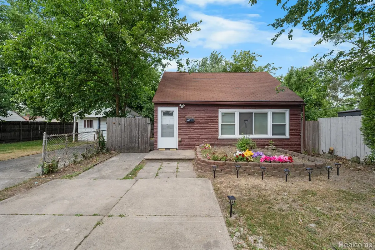7521 Westminster Avenue, Warren, MI 48091 - #1